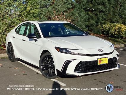 2026 Toyota Camry Hybrid Vero Beach FL