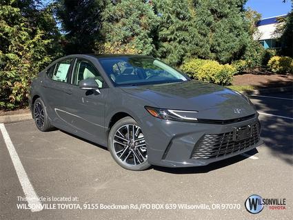 2025 Toyota Camry Hybrid Vero Beach FL