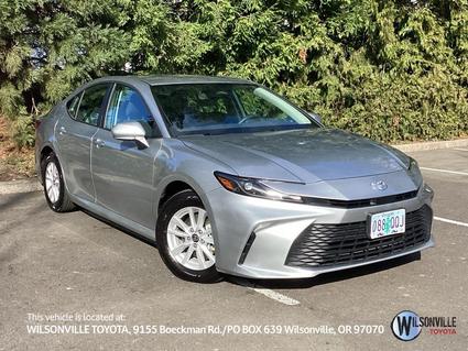 2025 Toyota Camry Hybrid Vero Beach FL