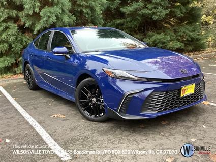 2025 Toyota Camry Hybrid Vero Beach FL