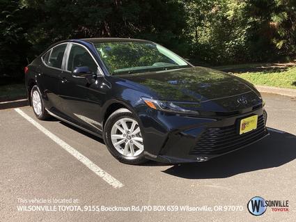 2025 Toyota Camry Hybrid Vero Beach FL