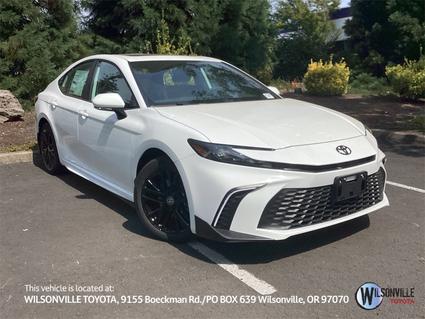 2025 Toyota Camry Hybrid Vero Beach FL