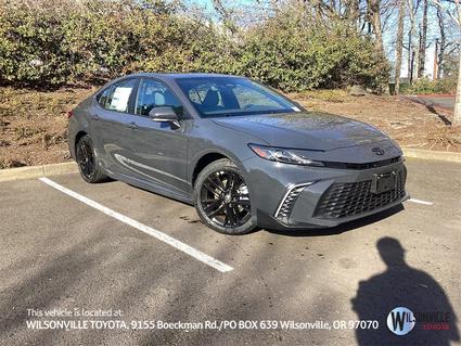 2025 Toyota Camry Hybrid Vero Beach FL