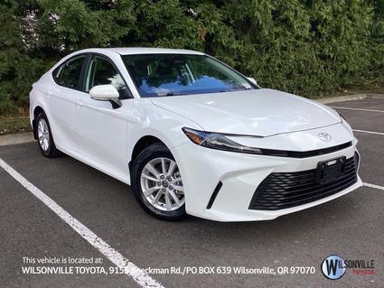 2025 Toyota Camry Hybrid Vero Beach FL
