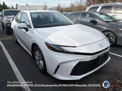 2025 Toyota Camry Hybrid Vero Beach FL