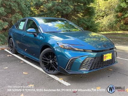 2026 Toyota Camry Hybrid Vero Beach FL