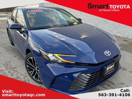 2025 Toyota Camry Hybrid Davenport IA