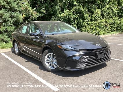 2025 Toyota Camry Hybrid Vero Beach FL