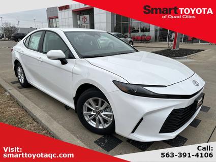 2026 Toyota Camry Hybrid Davenport IA