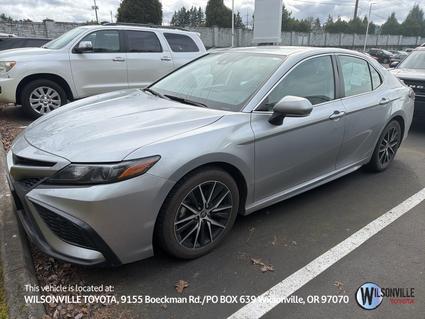 2022 Toyota Camry Hybrid Vero Beach FL