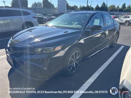 2023 Toyota Camry Hybrid Vero Beach FL