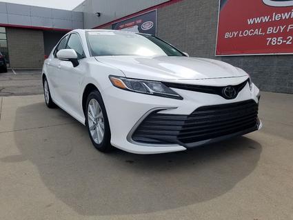 2024 Toyota Camry Topeka KS