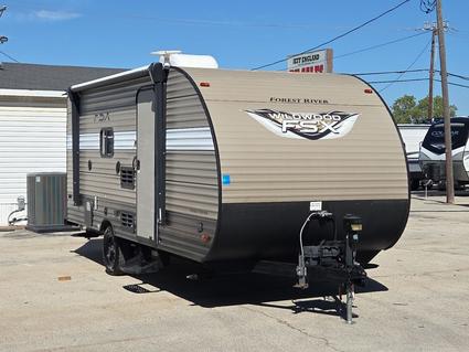 2018 WILDWOOD 207BH Cleburne TX