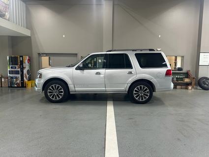 2016 Lincoln Navigator Manchester IA