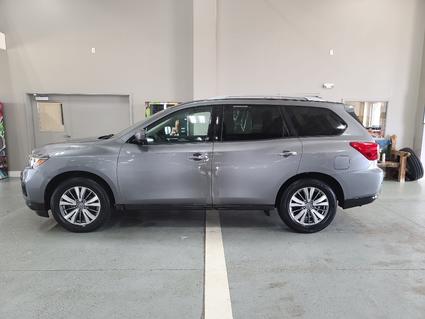 2020 Nissan Pathfinder Manchester IA