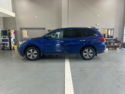 2017 Nissan Pathfinder Manchester IA