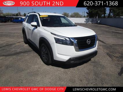 2025 Nissan Pathfinder Dodge City KS