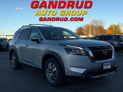 2025 Nissan Pathfinder Green Bay WI