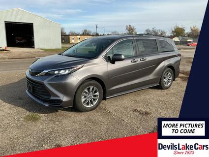 2022 Toyota Sienna Devils Lake ND