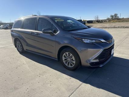 2022 Toyota Sienna Devils Lake ND