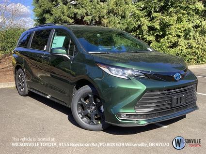 2025 Toyota Sienna Vero Beach FL
