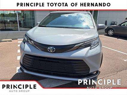 2023 Toyota Sienna Hernando MS