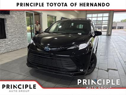 2025 Toyota Sienna Hernando MS