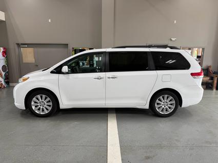 2011 Toyota Sienna Manchester IA