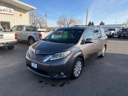 2015 Toyota Sienna Laurel  MT
