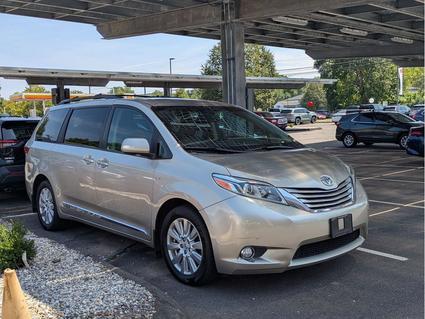 2017 Toyota Sienna Manchester CT