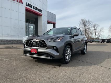 2026 Toyota Highlander Hybrid Brainerd MN