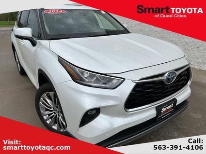 2024 Toyota Highlander Hybrid Davenport IA