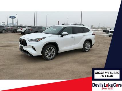 2025 Toyota Highlander Hybrid Devils Lake ND