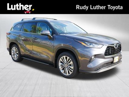 2025 Toyota Highlander Hybrid Minneapolis MN