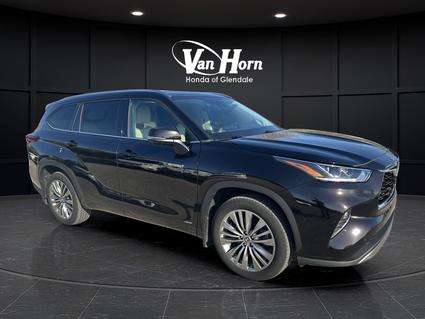 2021 Toyota Highlander Hybrid Glendale WI