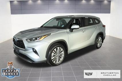 2024 Toyota Highlander Hybrid  