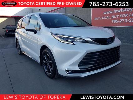 2025 Toyota Sienna Topeka KS