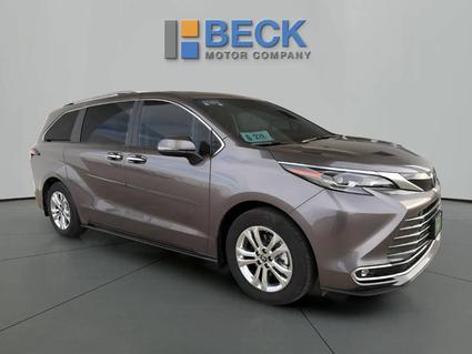 2024 Toyota Sienna Pierre SD