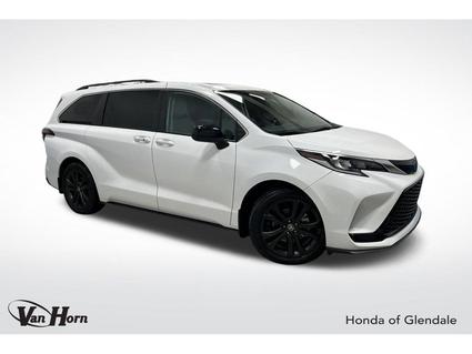 2024 Toyota Sienna Glendale WI