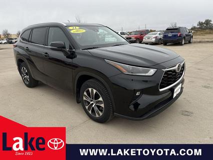 2021 Toyota Highlander Devils Lake ND
