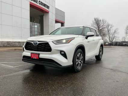 2021 Toyota Highlander Hybrid Brainerd MN
