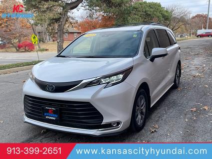 2023 Toyota Sienna Merriam KS