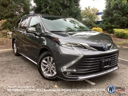 2025 Toyota Sienna Vero Beach FL