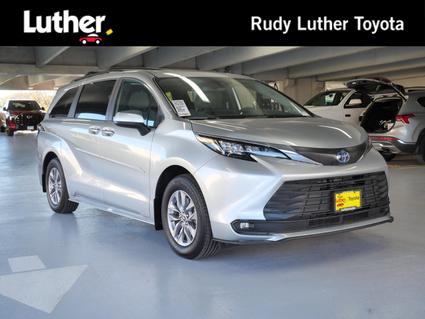 2025 Toyota Sienna Minneapolis MN