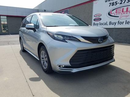 2024 Toyota Sienna Topeka KS