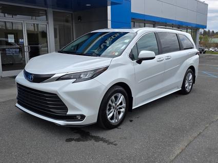 2025 Toyota Sienna Lewisburg WV