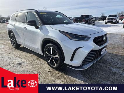 2022 Toyota Highlander Devils Lake ND