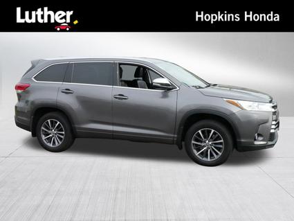 2017 Toyota Highlander Hopkins MN