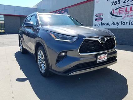2023 Toyota Highlander Topeka KS