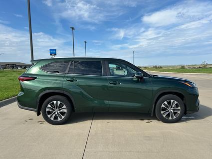 2024 Toyota Highlander Pierre SD